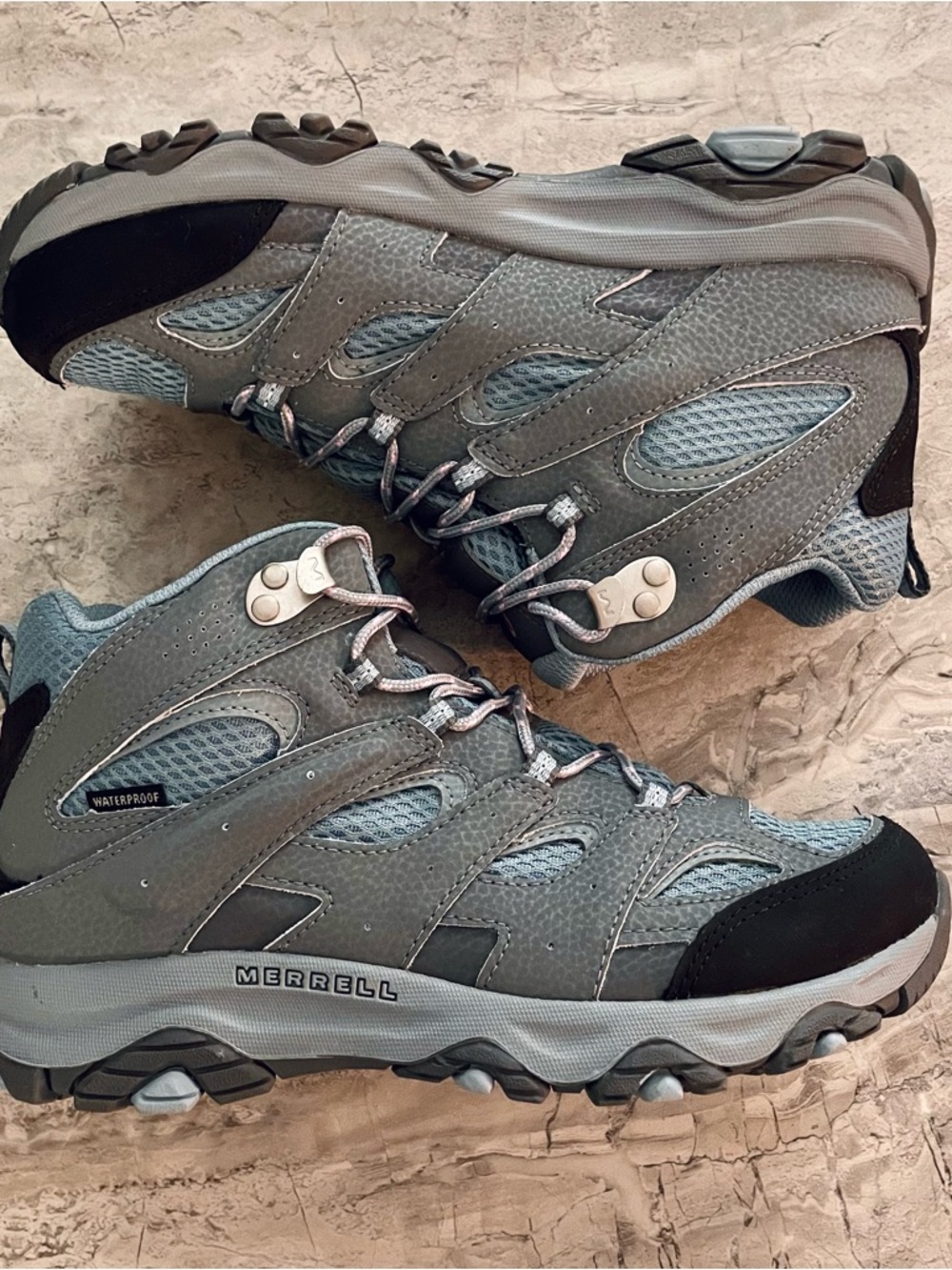 Merrell Light Gray-Blue Trail hiking Shoes with Subtle Pink Accents size 6